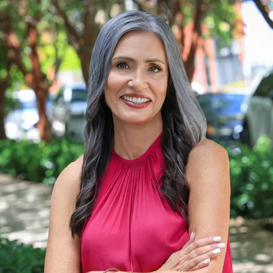 Lynn McNeil, Agent in  - Compass