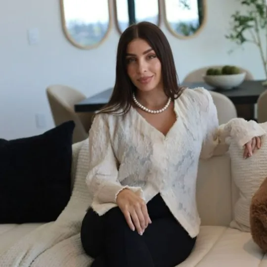 Inesa Dita, Agent in  - Compass