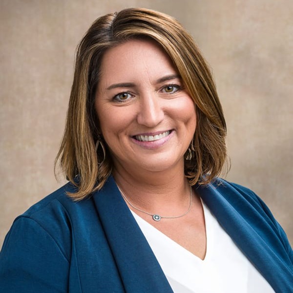 Headshot of Kelly Zinke