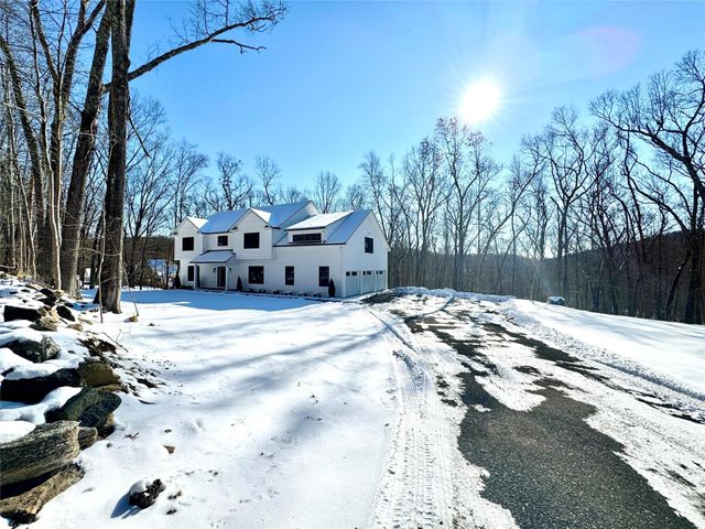 8 Smith Lane, Somers