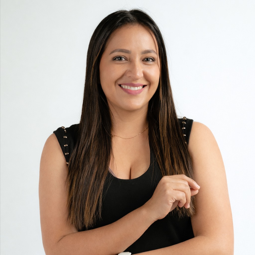 Headshot of Leslie Ledesma