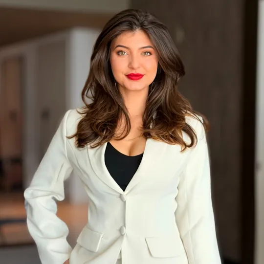 Giovanna Stuani Barraza, Agent in  - Compass