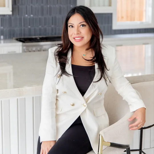 Elaine Cantu, Agent in  - Compass