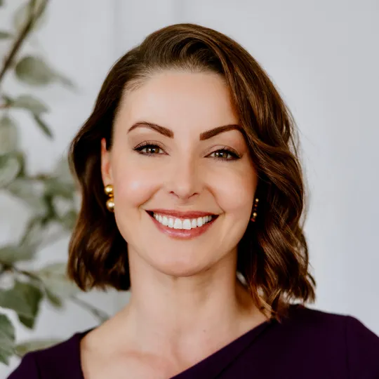 Iris Kohl, Agent in  - Compass