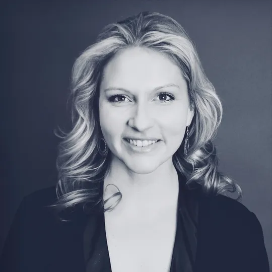 Lyndsey Spiczka, Agent in  - Compass