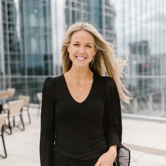 Caroline Smith, Agent in  - Compass