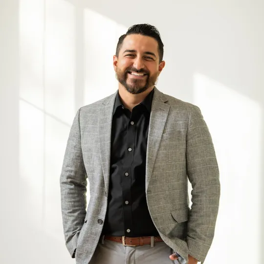 Andrew Valdes, Agent in  - Compass