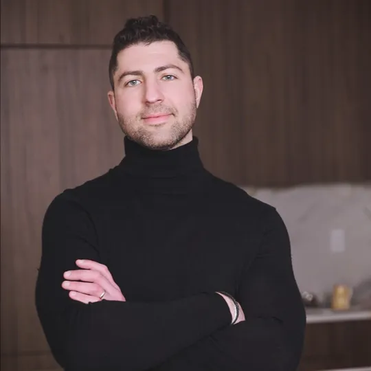 Nadav Winer, Agent in  - Compass