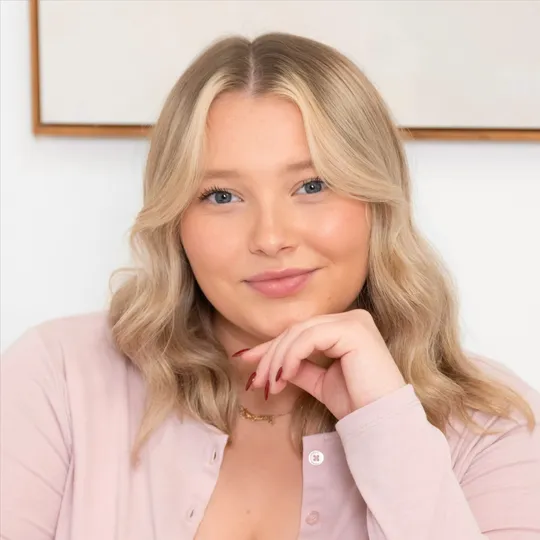 Sophie Forbes, Agent in  - Compass