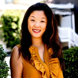 Eva Chow, Agent in  - Compass