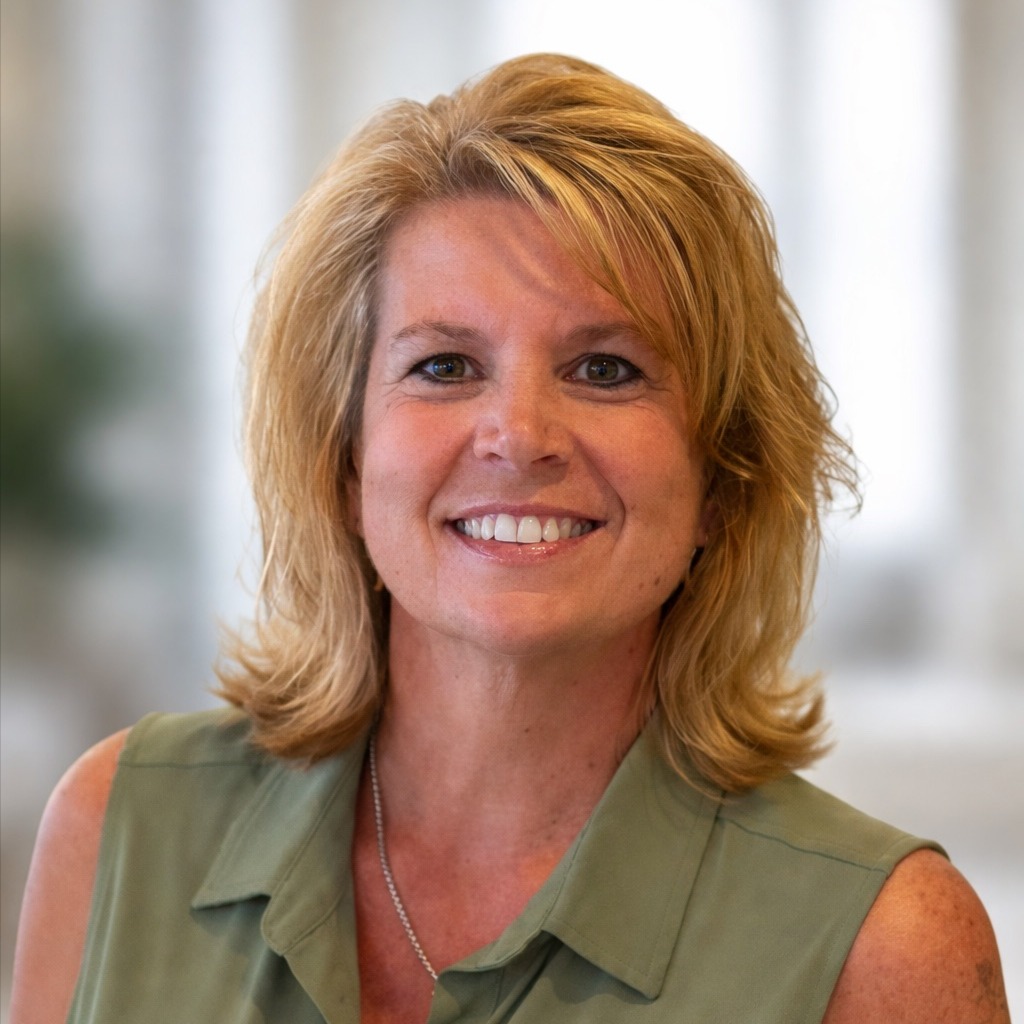 Headshot of Kimberly Collins