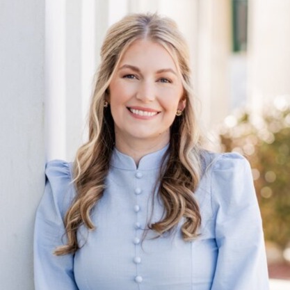Headshot of Nicole Schneider