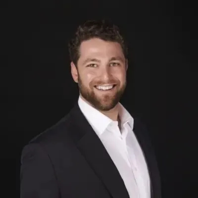 Jonah Joffe, Agent in  - Compass