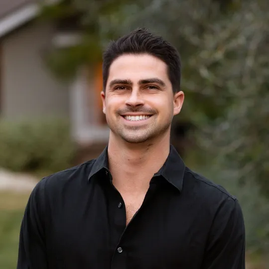 Sean McIver, Agent in  - Compass