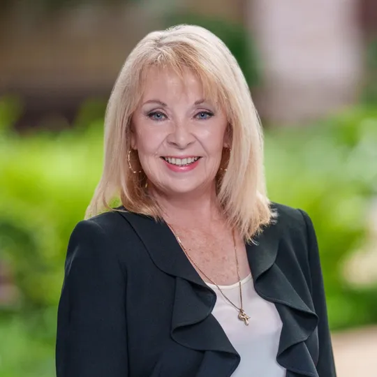 Connie Gardiner, Agent in  - Compass