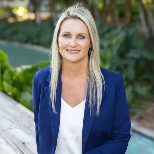 Charmaine Ebben, Agent in  - Compass