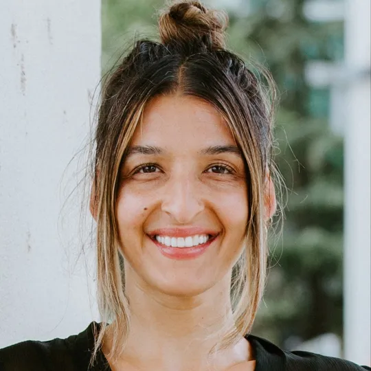 Alexandra Moga, Agent in  - Compass