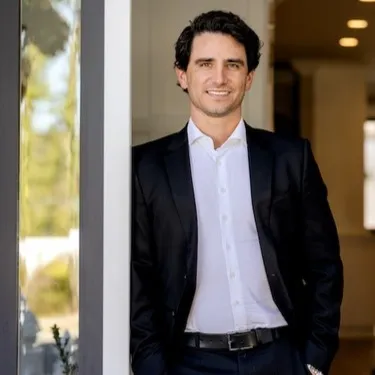 Jeronimo Olivares, Agent in  - Compass