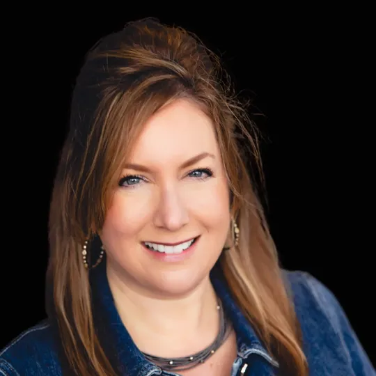 Suzye Kleiner, Agent in  - Compass