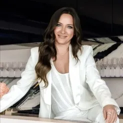 Maryia Mitrakhovich, Agent in  - Compass