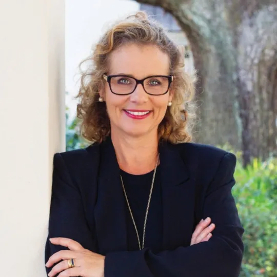 Nanette Fisher, Agent in  - Compass