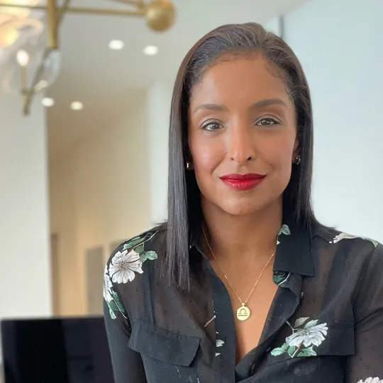 Jenny Pimentel, Agent in  - Compass