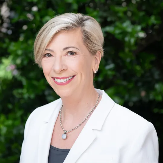 Catherine Czuba, Agent in  - Compass