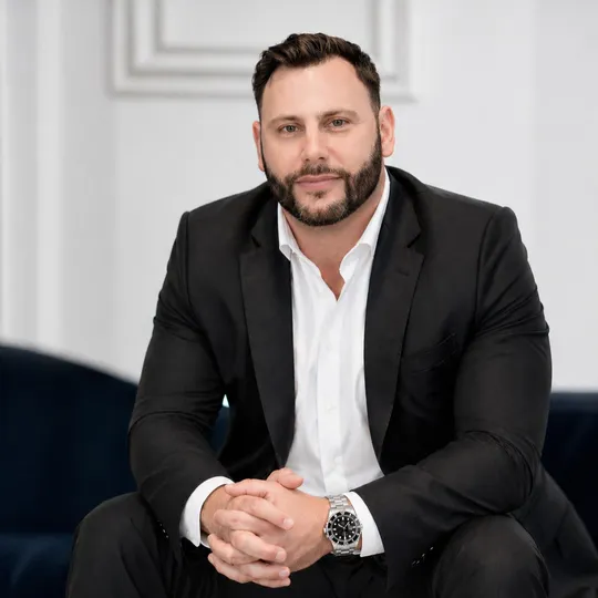 Max Sherman, Agent in  - Compass