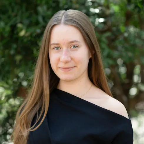 Veronica Furmanets, Agent in  - Compass