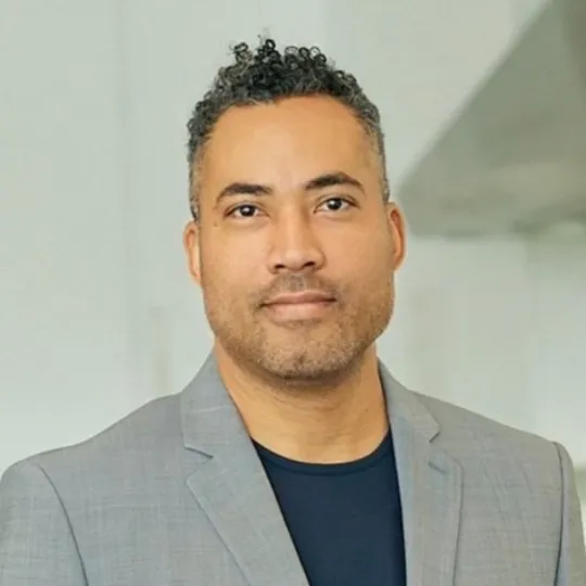 Mark Lue, Agent in  - Compass