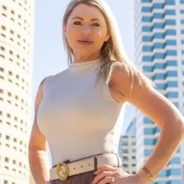 Denita Serralles, Agent in  - Compass