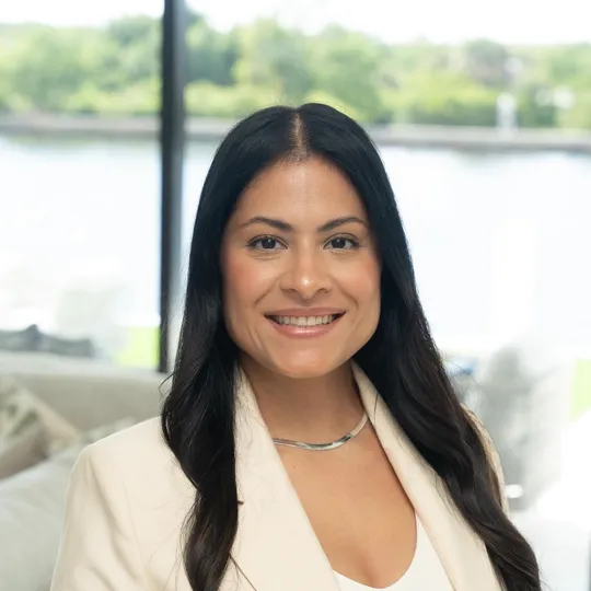 Melissa Navia, Agent in  - Compass