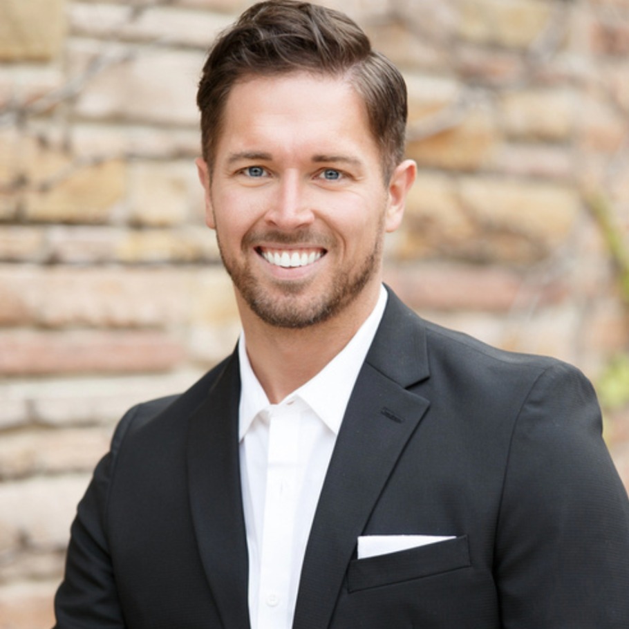 Headshot of Andrew Vivian-Qua