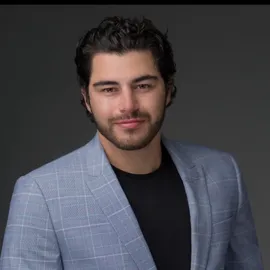 Dari Ahranjani, Agent in  - Compass