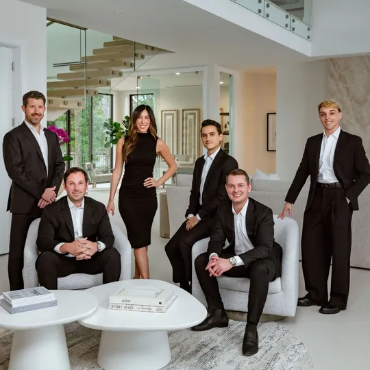 The Crewss Group, Agent in  - Compass