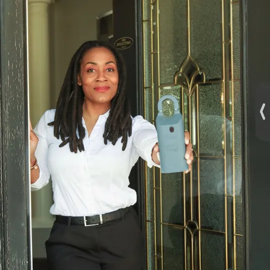 DeShondra L Brown, Agent in  - Compass