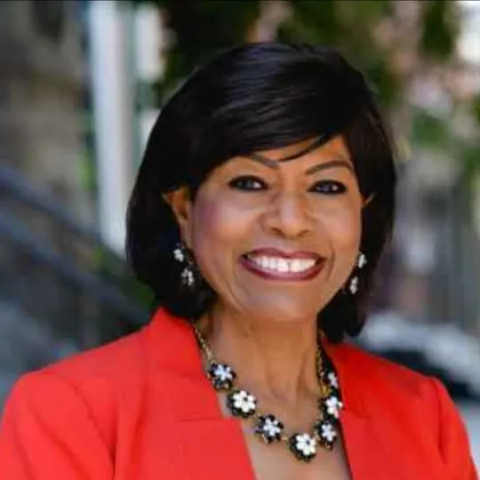 Julie Welker, Agent in  - Compass