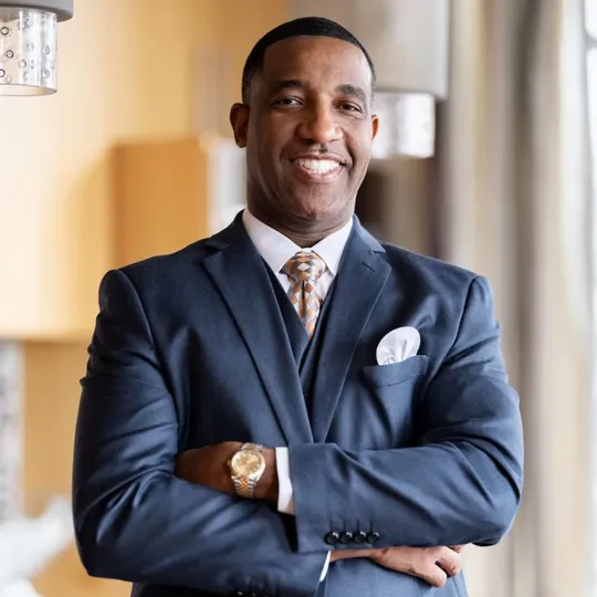 Peter Thompson, Agent in  - Compass