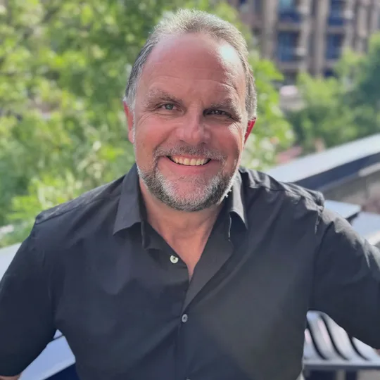 Chris Nelson, Agent in  - Compass