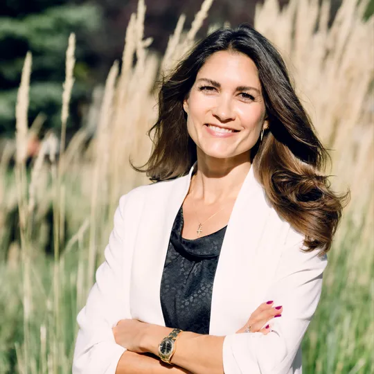 Camille Thomas, Agent in  - Compass