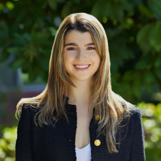 Gina Canzona, Agent in  - Compass