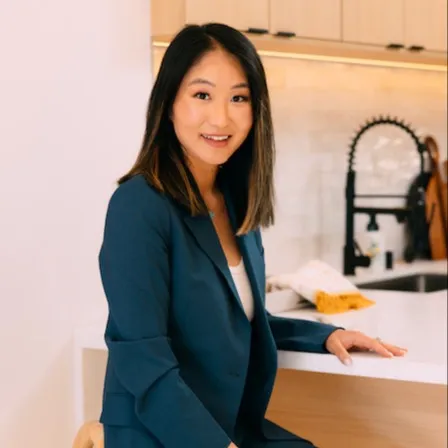 Enny Cheng, Agent in  - Compass