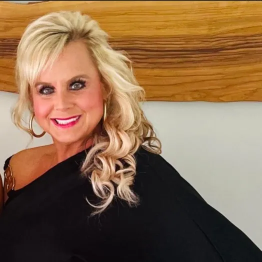 Beth Marks, Agent in  - Compass