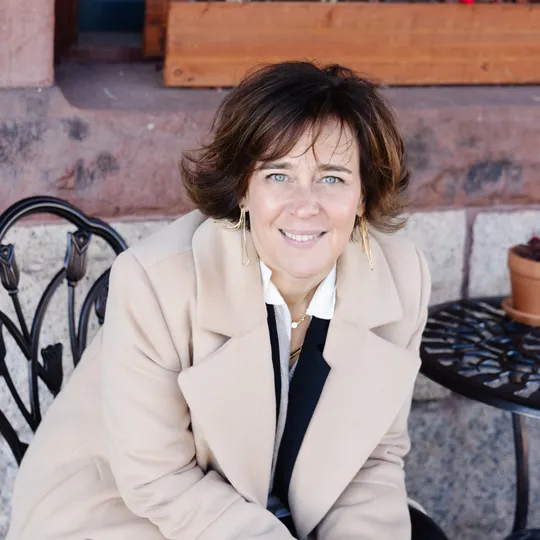 Melissa Mayer, Agent in  - Compass