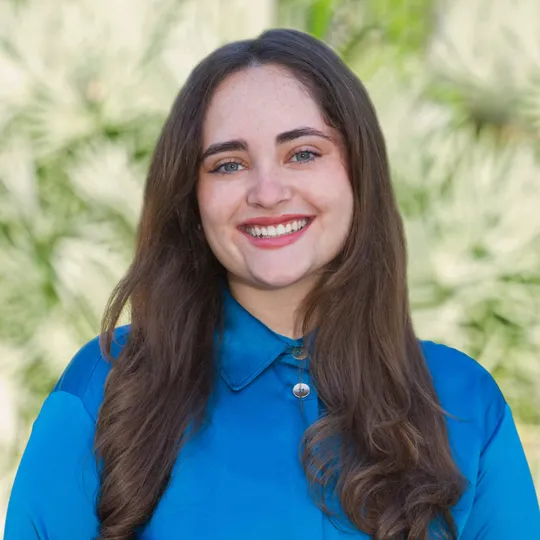 Mellanie Debayle, Agent in  - Compass