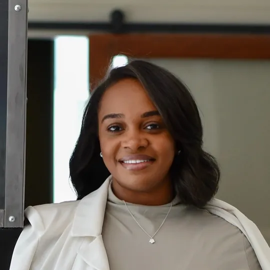 Jasmine English, Agent in  - Compass