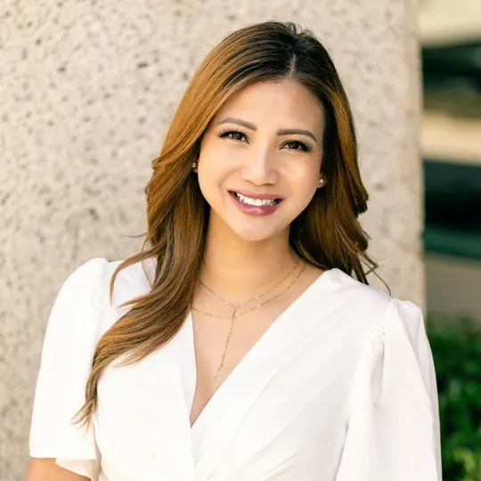 Jobelle Salindong, Agent in  - Compass