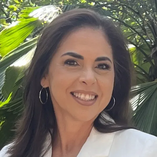 Lety Rios, Agent in  - Compass