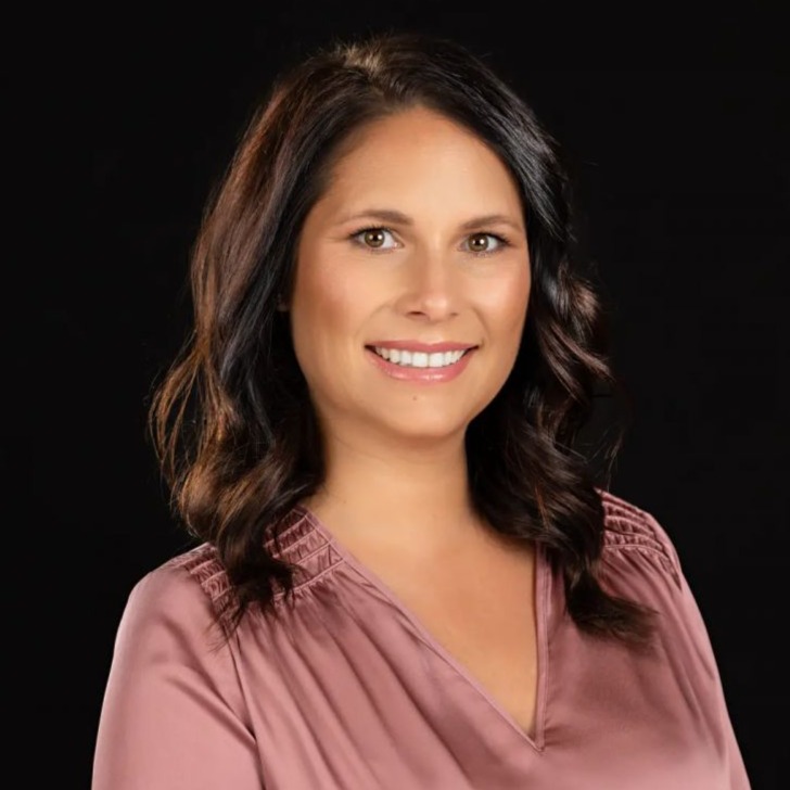 Headshot of Erin Mullins