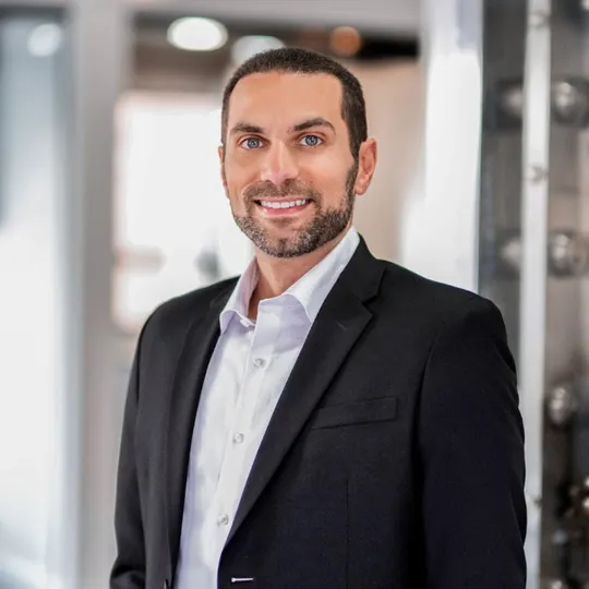 Phil Martinetti, Agent in  - Compass